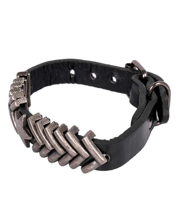 Arrowheaded rivets star bracelet example 1